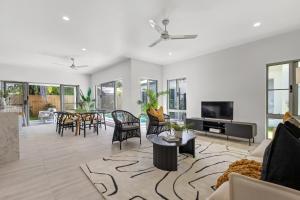 St Crispins Villa 2 with private heated Pool