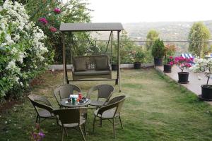 Staycation a six bedroom delux villa