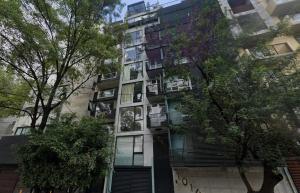 Beautiful PH with Private Jacuzzi