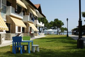 Haus Platanos Apartments & Bungalows by the Sea Halkidiki Greece