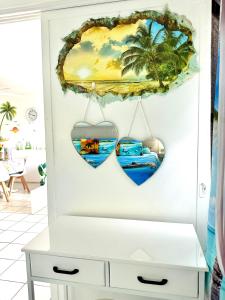 WAIKIKI 2 BEDROOMS, 1 BATH, FREE PARKING, SLEEP 6