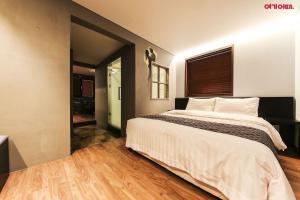 Yeongdeungpo Station New York Hotel