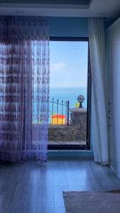 Denizin ve doğanın birleştiği yerde mükemmel bir tatil için mükemmel bir villa 9 yataklı- 4 yatak odalı-3 banyolu-3 klimalı