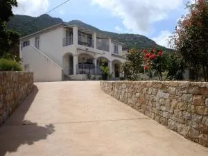 费耶蒂马基亚酒店 - Tuarelli