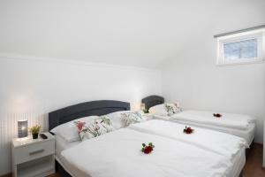 Apartment Martin-near Krka National park - terrace, free parking, nature stay