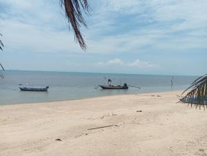 FRONT BEACH FISHER HOUSE BANGPOR BEACH MAENAM-Koh Samui