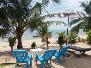 FRONT BEACH FISHER HOUSE BANGPOR BEACH MAENAM-Koh Samui