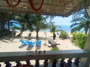 FRONT BEACH FISHER HOUSE BANGPOR BEACH MAENAM-Koh Samui