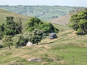 The Wagon, rustic off grid experience