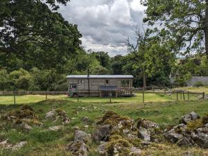 The Wagon, rustic off grid experience