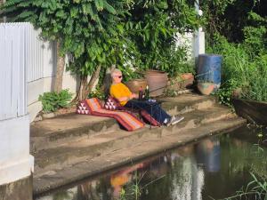 2 Fully equipped Cottages w big Pool & Fishing