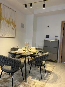 DPFAs ELEGANT FULLY FURNISHED ONE BEDROOM APARTMENT