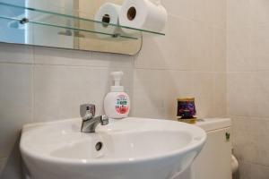 C203 Prime Area Near Beach, Dining & Shops