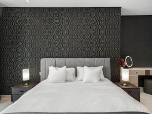 Spectacular Burj View from Infinity Pool