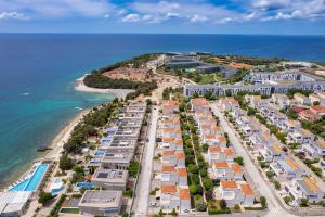 Sunny Resort apartment with sea view 1142