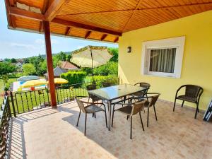 no 68 holiday house Tünde with covered swimming pool