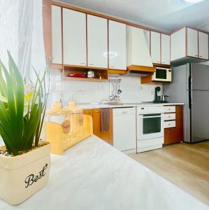 Thess City House with Parking