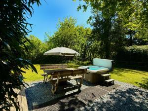 Sunridge EcoPod with Private Hot Tub