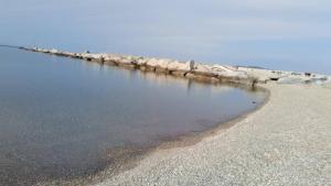 Μικρο σπιτι μπροστα στην θαλασσα