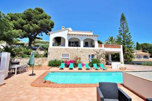 Dos Chicas - sea view villa with private pool in Moraira