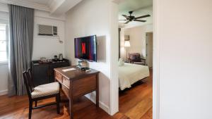 MiraNamin Nest LIRYO - Family Suite in Unique Historic Home with Indoor Plunge Pool, Garden Access, Self-Service Breakfast, Guest Kitchen