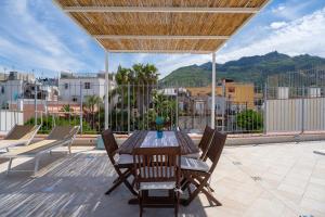 2 Terraces and Pergola House in Ischia