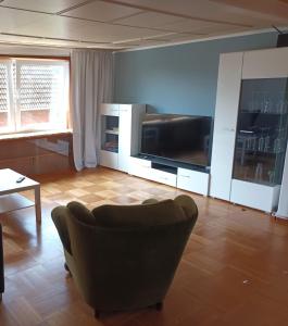 3 Zimmer 1OG 100qm Wintergarten Dachterrasse super Badezimmer