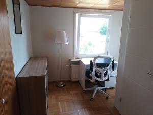 3 Zimmer 1OG 100qm Wintergarten Dachterrasse super Badezimmer