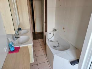 Charming 3-Bedroom House, Perfect for Family Getaways or Extended Professional Stays