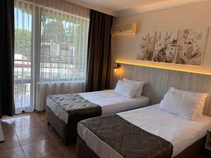 Oleander House and Tennis Club