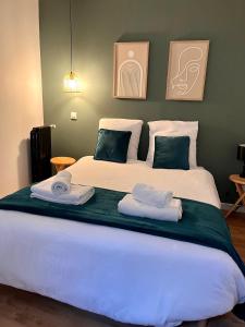 Le Quarante cinq -5 - 3-star hotels in Laval