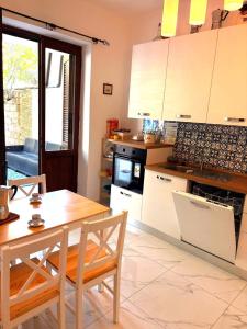 Villa with beautiful Private Garden & Breathtaking Sea View