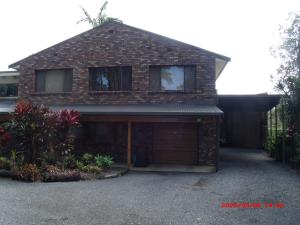 Emerald Tropical Palms B & B