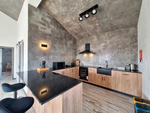 Central Lava 27 Apartment