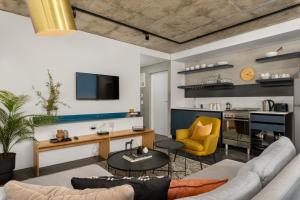 Table Mountain Views & Rooftop Pool Retreat