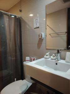 Owls and Larks BnB 300mbps WiFi, Netflix, Coffee