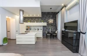 Zoloti Vorota 1 Lysenko street