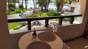 Seafront studio Camisón beach