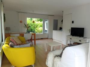 Knusse bungalow met binnen en buitenzwembad op het park