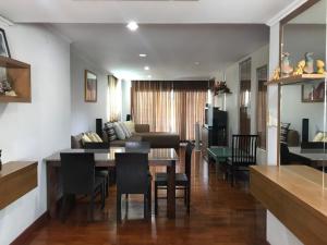 Large beachfront apartment in Cha-am