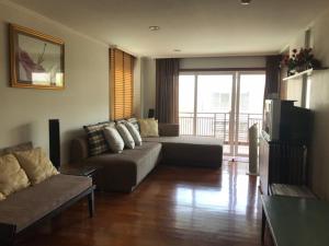 Large beachfront apartment in Cha-am