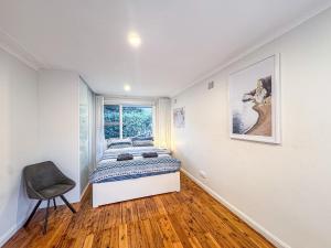 Spacious 4-bedrooms apartment in West Ryde with WiFi, AC