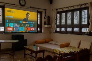The Castle Villa,4BR Family Retreat , Projector,Free Parking,MTDC Approved