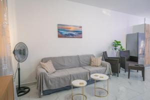 Central Comfort Apartment - Steps FromAmenities