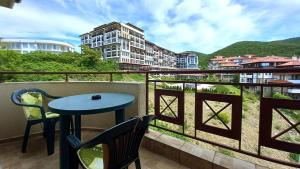 Sea Sirena with a Mountain View