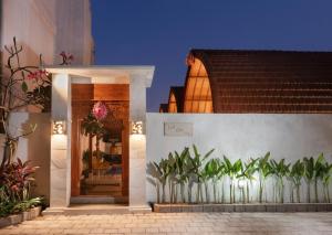 Luh Adi Villa 2, Modern Balinese Wooden house close to Uluwatu and some beaches