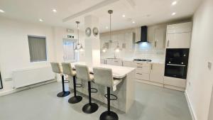 5BDR Spacious En-suite Accomodation