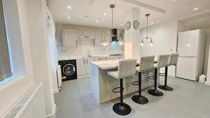 5BDR Spacious En-suite Accomodation