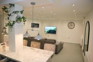 5BDR Spacious En-suite Accomodation