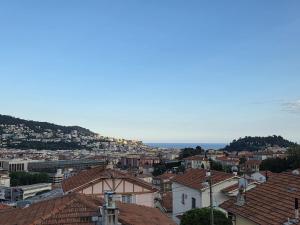 T2 rez de jardin de villa au calme